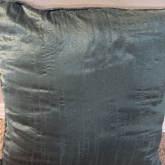 Pier One Stitched pillowcase
Turquoise, gold , orange , brown
17x17 - Picture 4 of 4